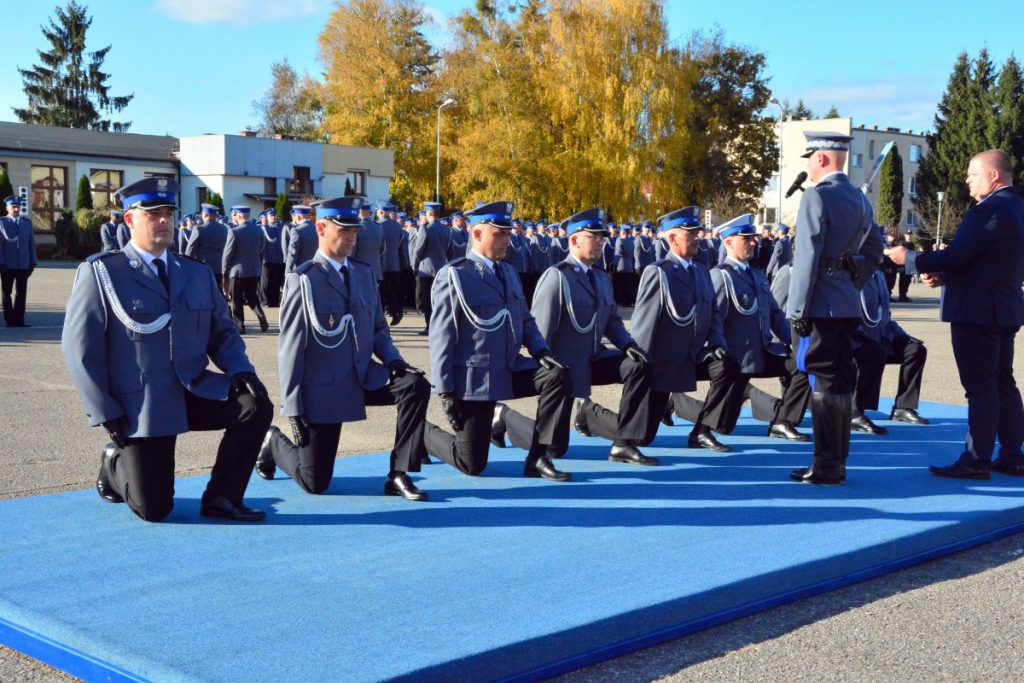 Kurs oficerski zakończony jest promocją na pierwszy stopień oficerski